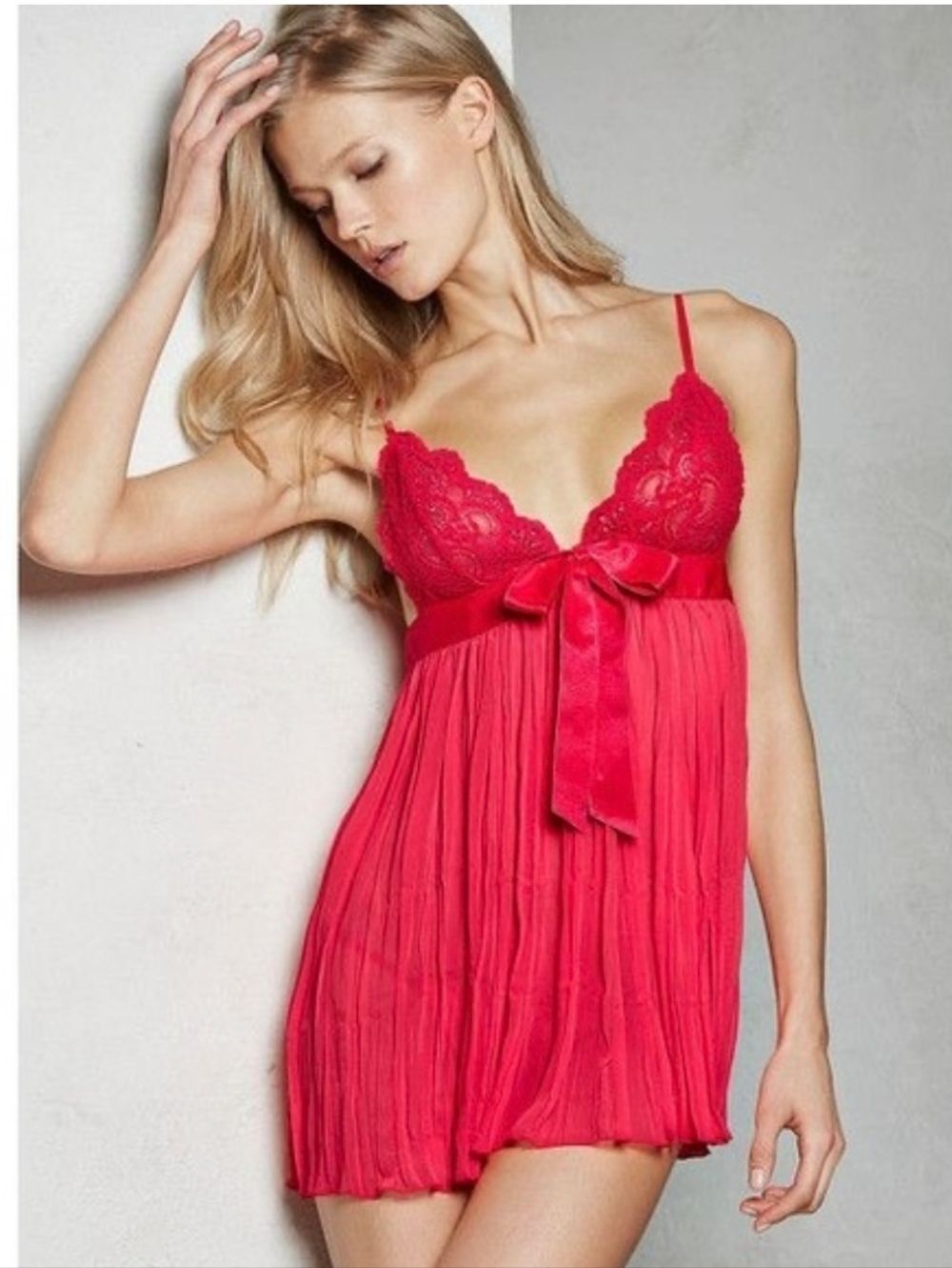 Victoria’s Secret Red Sheer Lace Babydoll Chemise Slip Lingerie Nightgown M